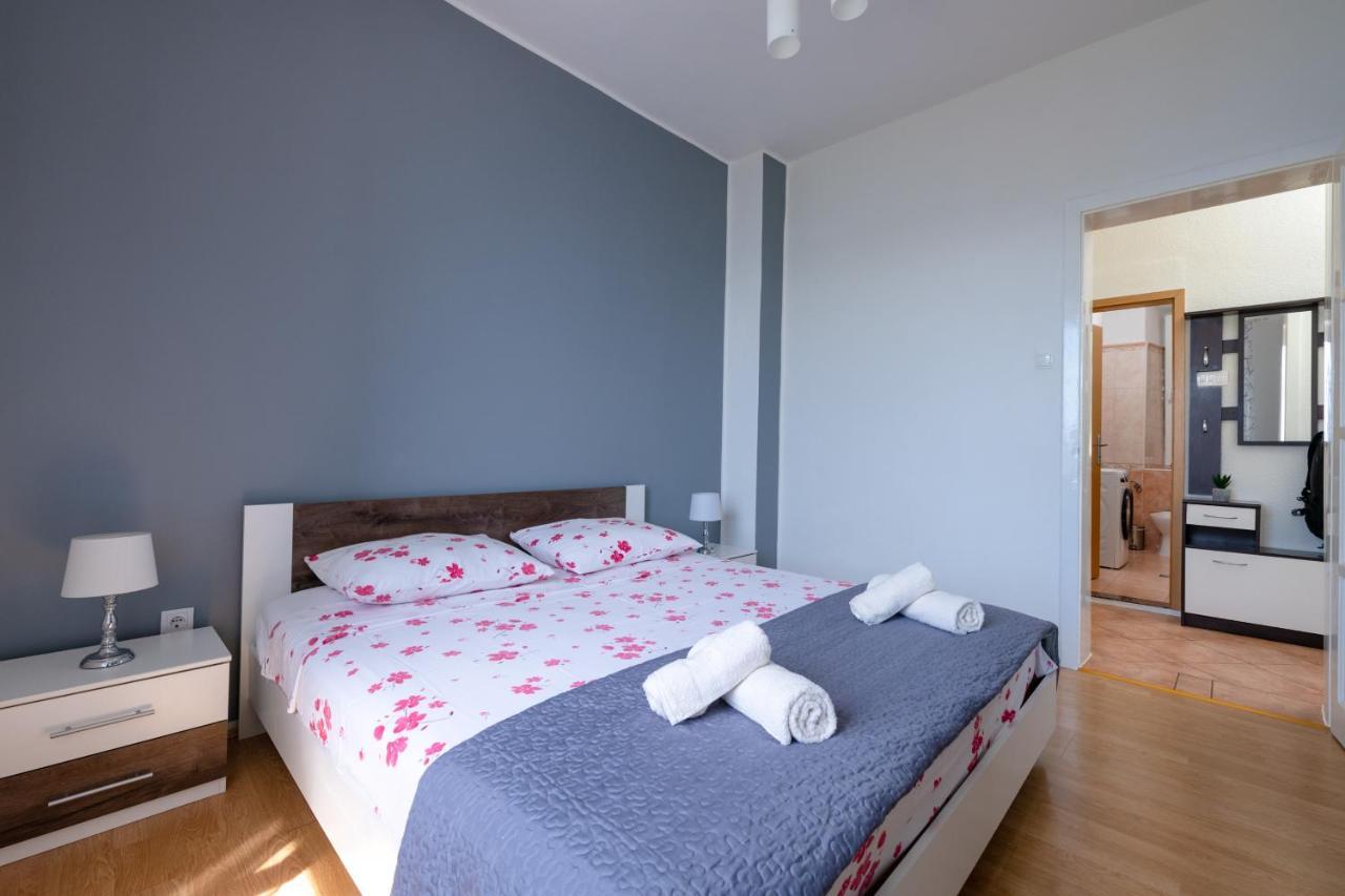 Apartment Dobric Коромачно Екстер'єр фото