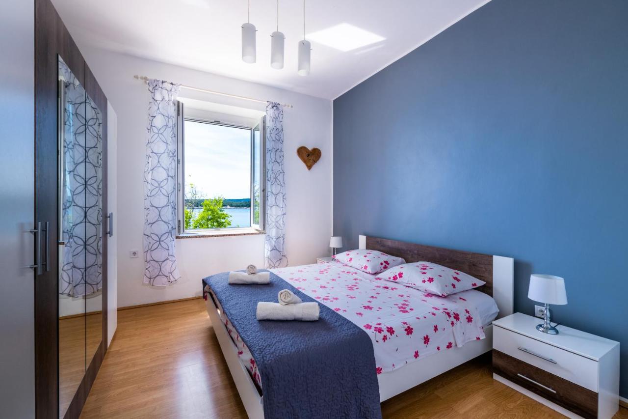 Apartment Dobric Коромачно Екстер'єр фото