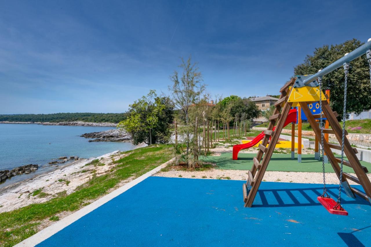 Apartment Dobric Коромачно Екстер'єр фото